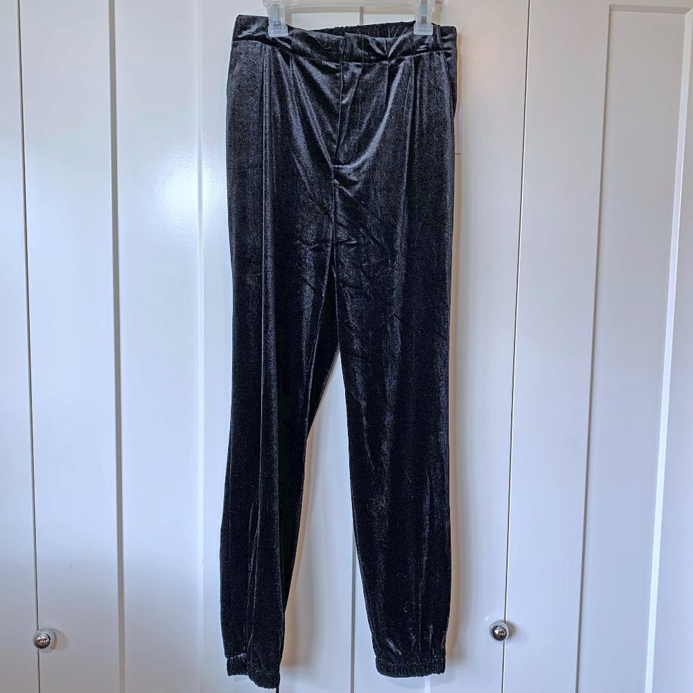 NWT So Black Velvet Jogger M